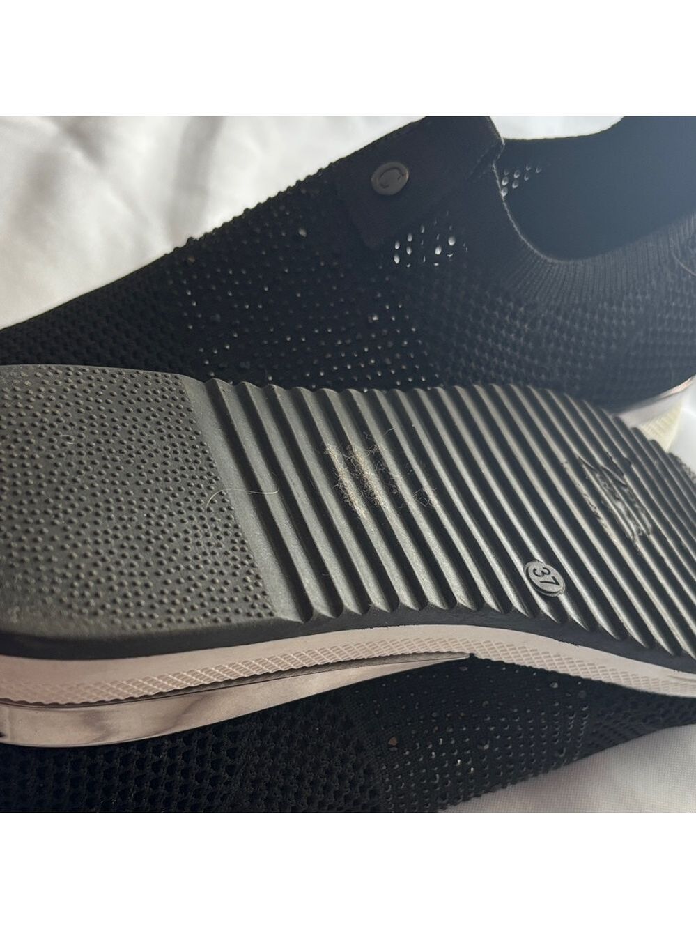 Carvela Janeiro 2 Crystal Embellished Navy Black Knit Trainers Shoes sz 37 (6.5) - Picture 7 of 8